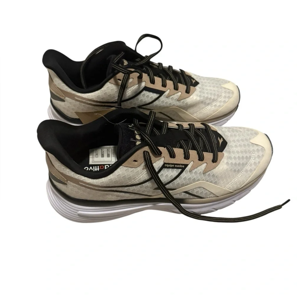 NWT Men's Diadora Equipe Nucleo, Whisper White/Black/Irish Cream, Size 9.5